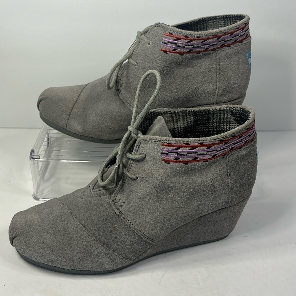 Toms Suede Aztec Embroidered Woman's Wedge Booties size 9